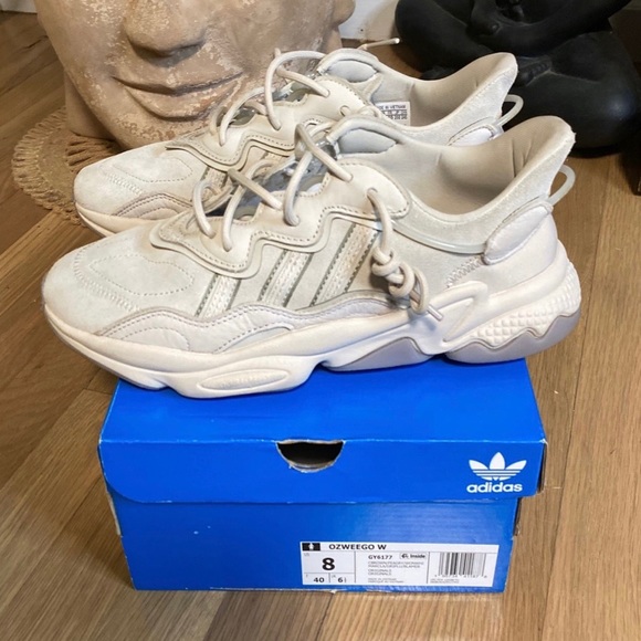 Adidas Ozweego - Picture 1 of 4